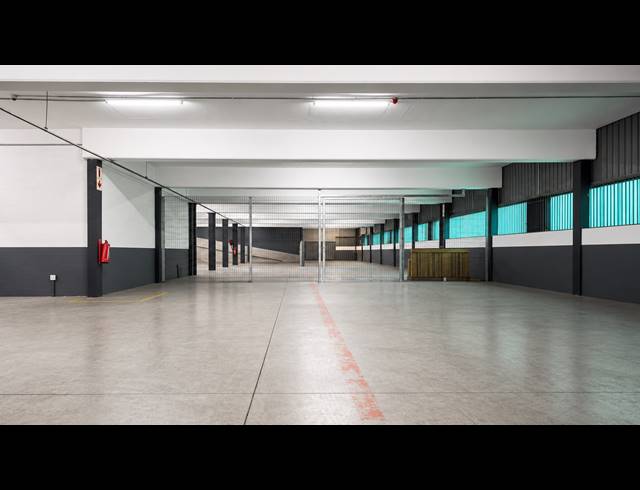 6,650M² WAREHOUSE FOR SALE IN MEADOWDALE